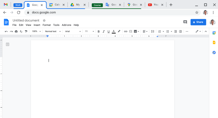 V oknu brskalnika Chrome je prikazanih več zavihkov v skupini zavihkov.